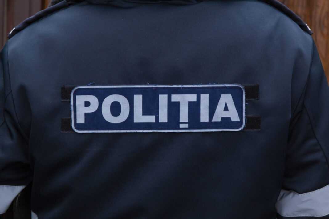 Accident între Castranova și Apele Vii: doi tineri au ajuns la spital, iar un ogar a fost găsit mort lângă mașina căzută într-un canal
