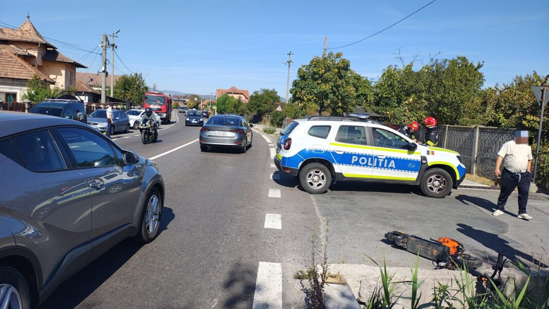 Un tânăr pe trotinetă a ajuns la spital după ce a fost lovit de o mașină, în Râmnicu Vâlcea