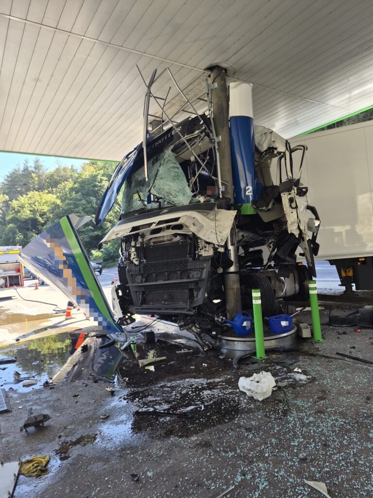 Şofer turc, reținut după ce ar fi provocat un accident pe DN 7,a Călimănești