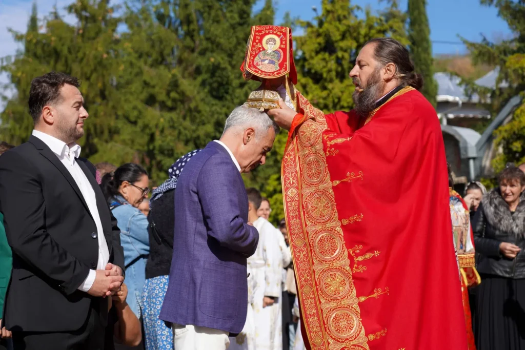 Stareța și duhovnicul unei mănăstiri, sancționați de episcopie după ce l-au numit pe Călin Georgescu „președintele ales”