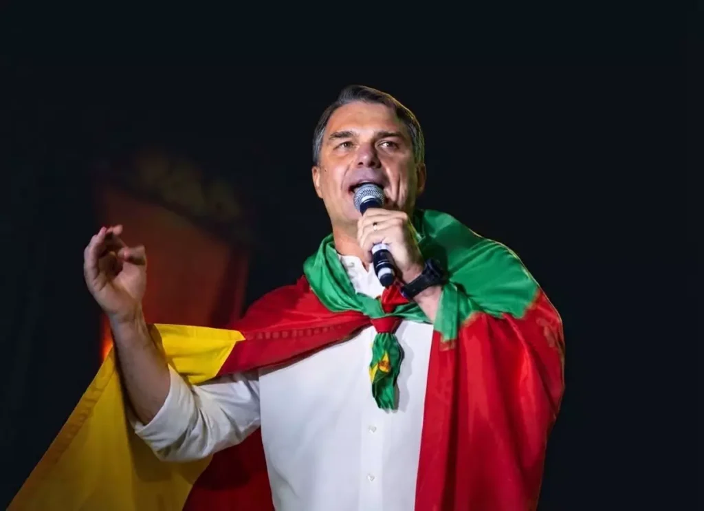 Flavio Bolsonaro a fugit din Brazilia ca să scape de ancheta pentru corupție și spălare de bani