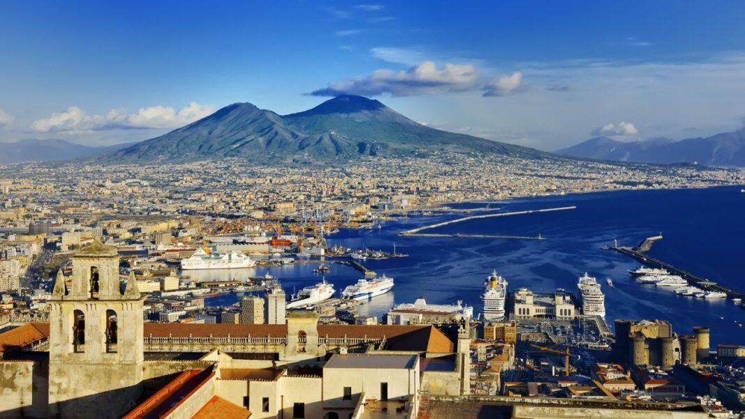 Aeroportul din Napoli se închide o lună întreagă. Niciun zbor spre România