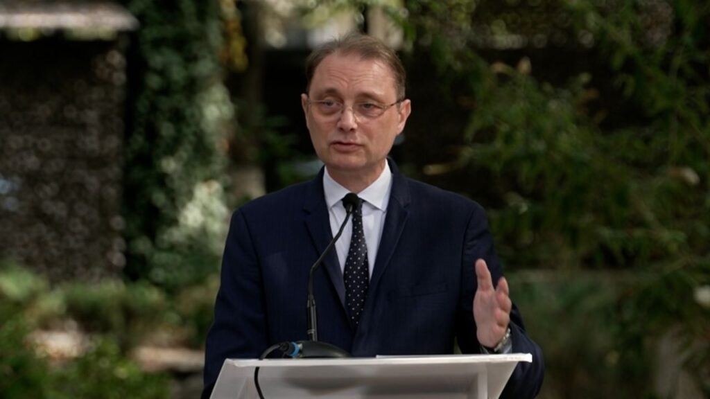 Premierul desemnat urmează să depună în Parlament programul de guvernare și lista viitorilor miniștri
