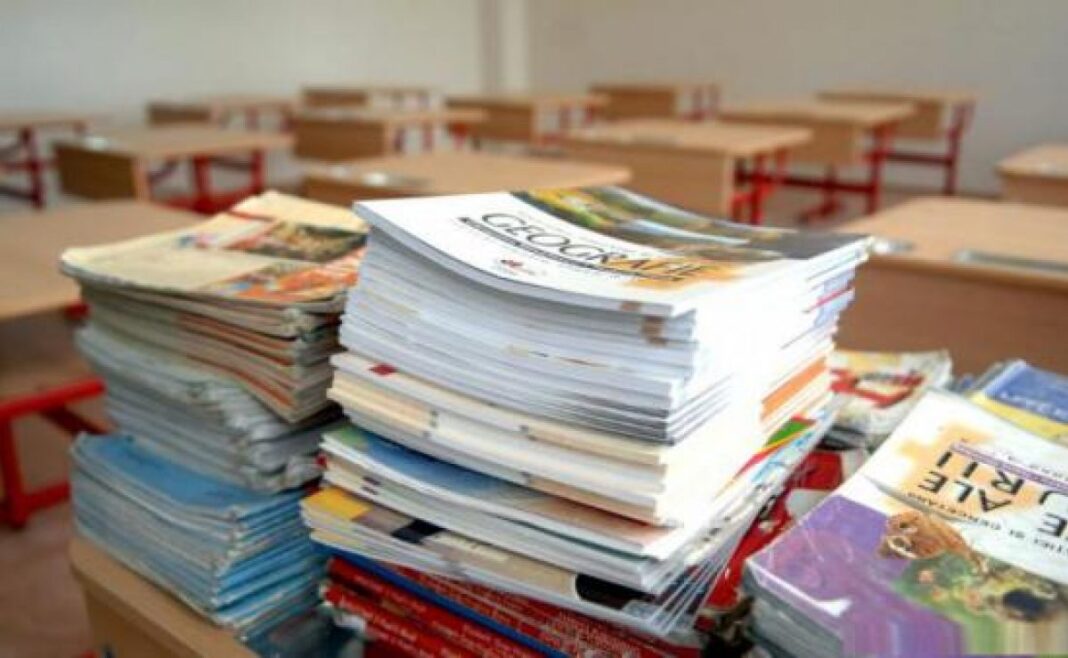 Manualele pentru clasa a IX-a, aprobate pentru 63 de discipline