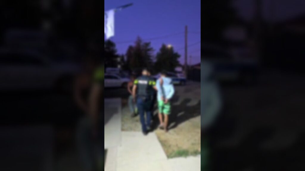 (VIDEO) Doi bărbați din Șimnicu de Sus, reținuți după ce și-ar fi agresat un consătean într-un bar