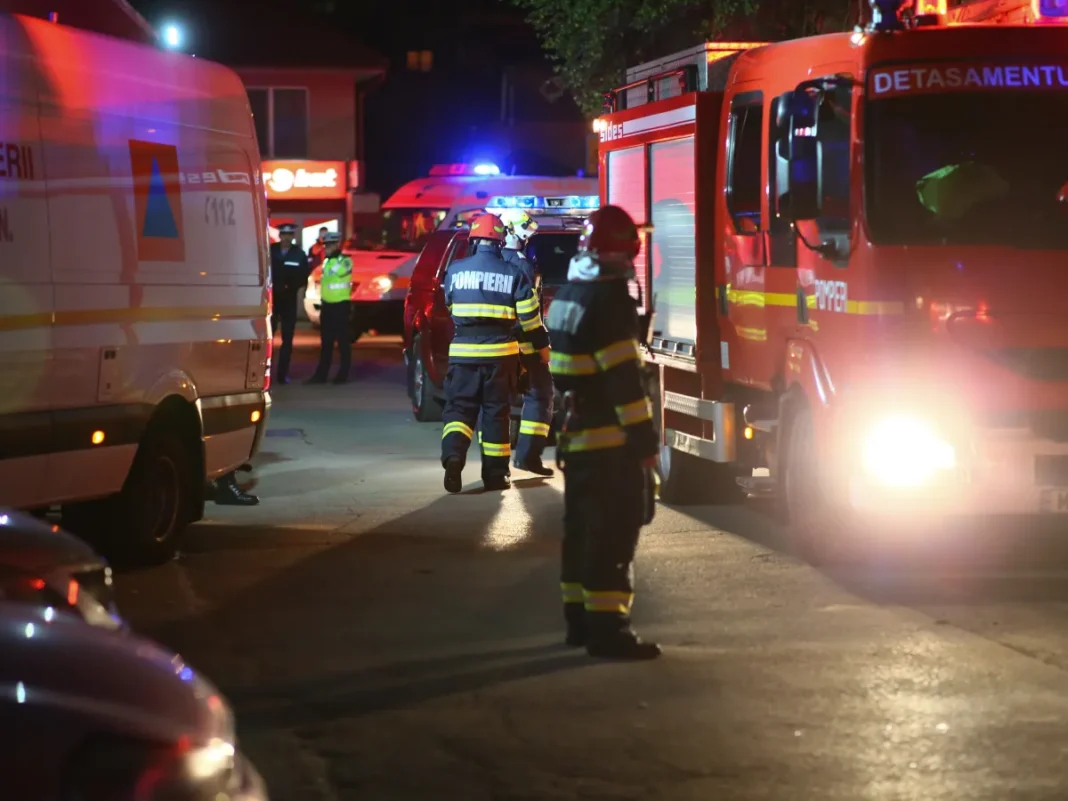 Pompier lovit cu o cărămidă în piept în timp ce intervenea la un incendiu