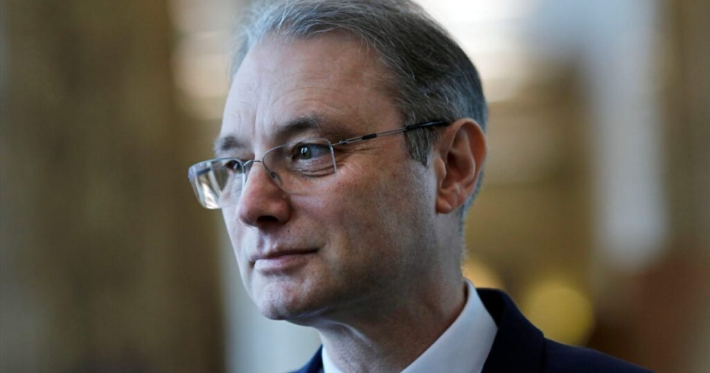 Luca Niculescu anunță când va depune lista miniștrilor în Parlament. Trei variante de guvern sunt luate în calcul