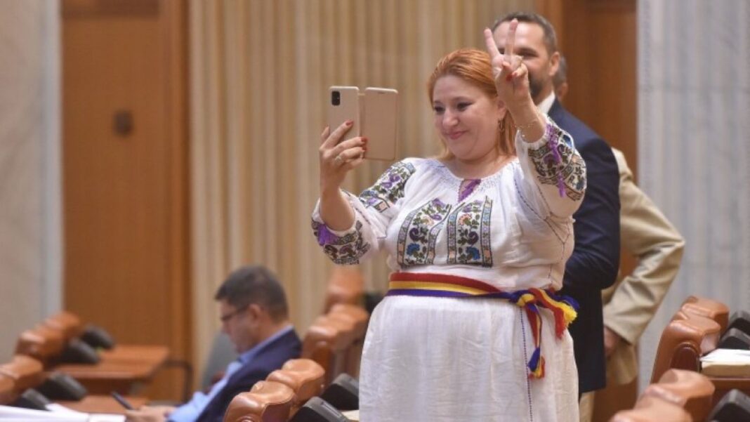 Diana Șoșoacă, trimisă în judecată pentru sechestrarea unei jurnaliste italiene. Înalta Curte a dispus începerea procesului
